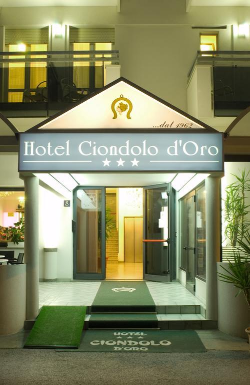 Hotel Ciondolo D'Oro Rimini Bagian luar foto